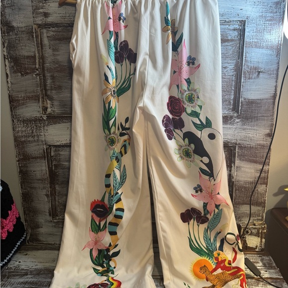 Floral Wide Leg Pants - Picture 4 of 9